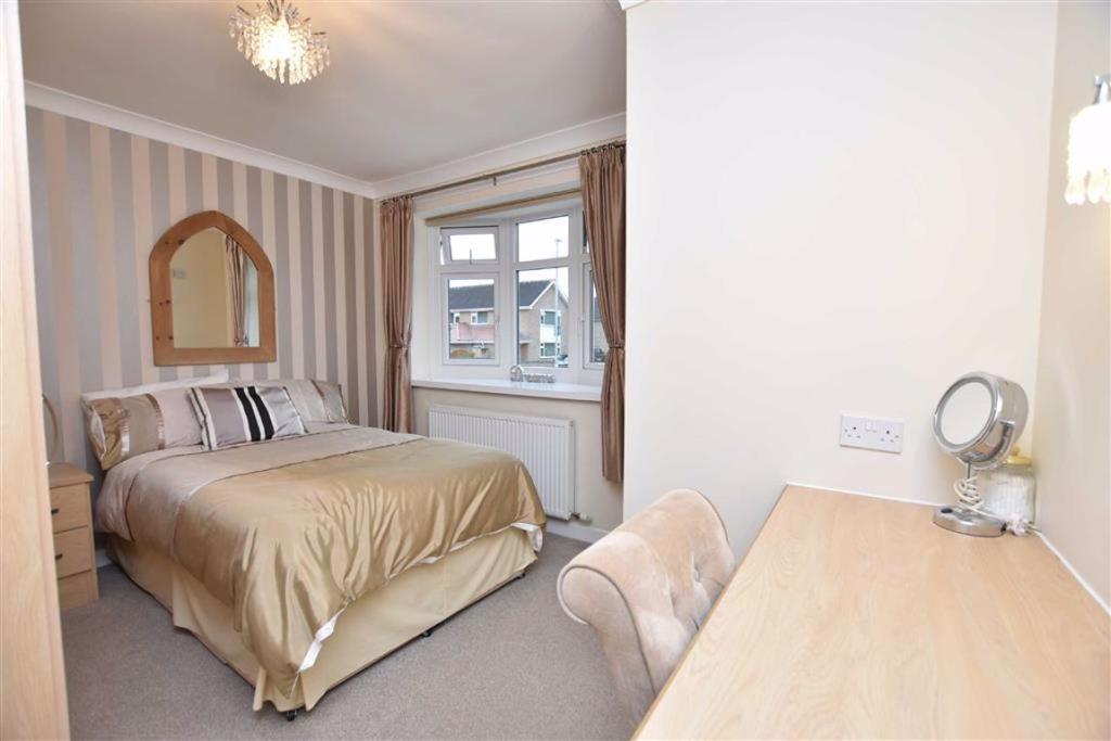 3 bedroom detached bungalow for sale in Cambridge Square, Ty Gwyn