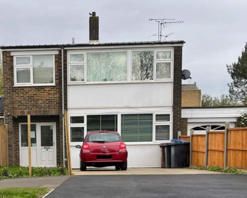 Main image of property: Bishops Rise, Hatfield, Hertfordshire, AL10