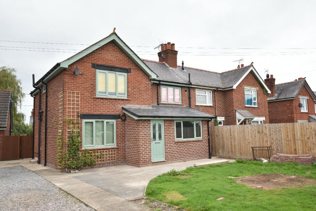 4 bedroom semidetached house for rent in 1 The Ridgeway, Marchwiel