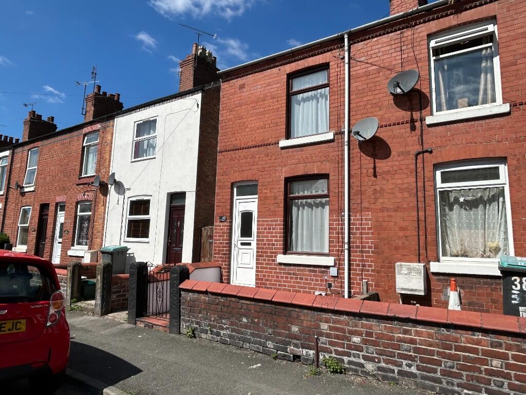 Main image of property: 40 Vernon Street, Wrexham, LL11 2LN