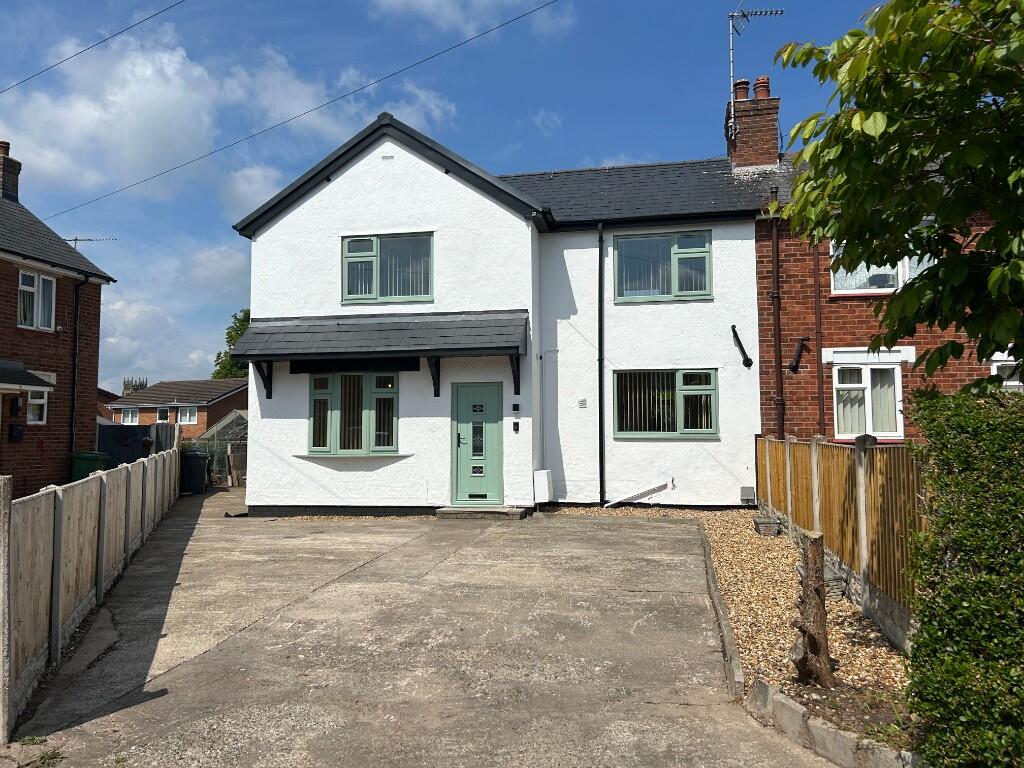 Main image of property: 33 Lime Avenue, Gresford LL12 8EW