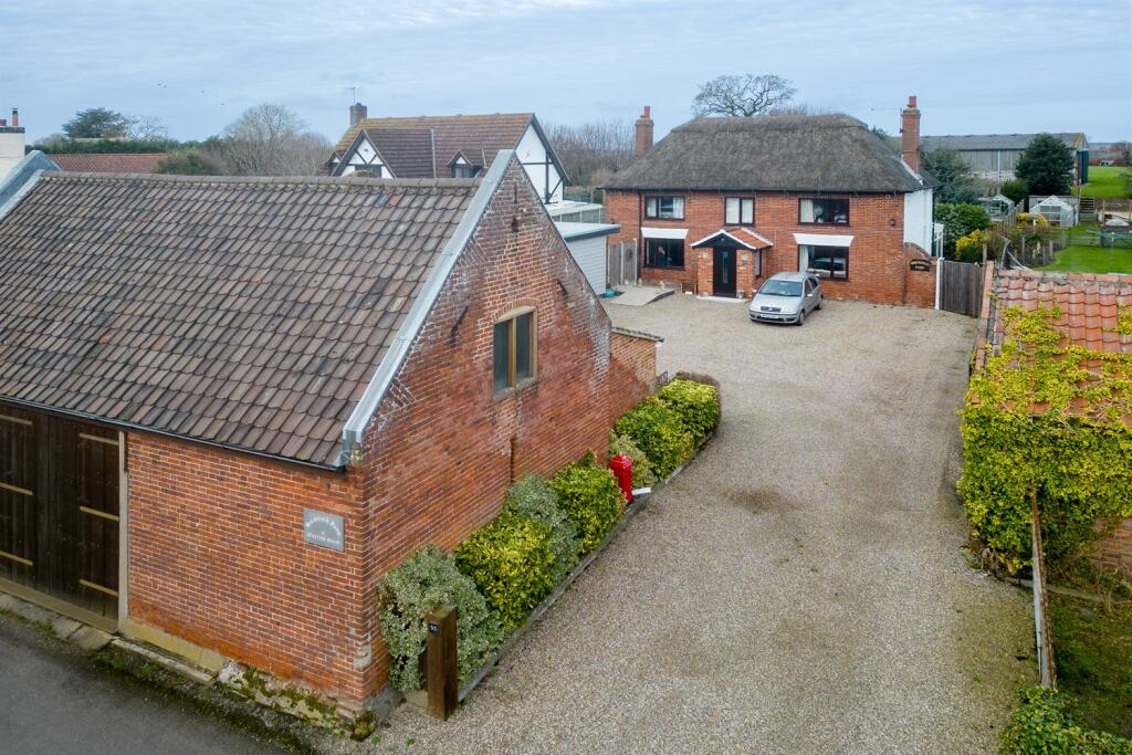 3 bedroom farm house for sale in Staithe Road, Martham, Great Yarmouth