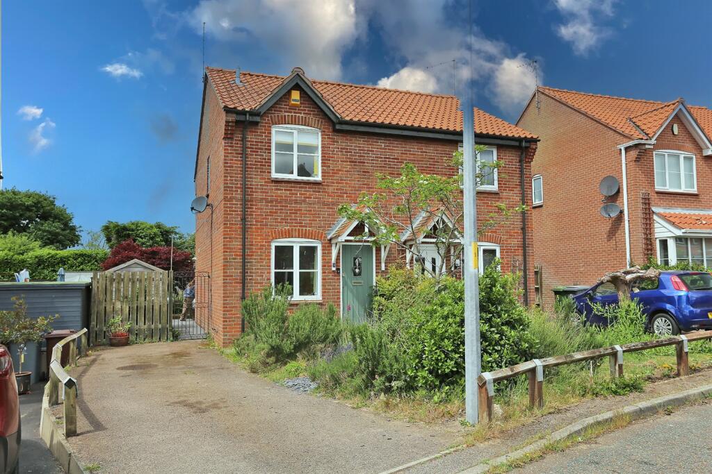 Main image of property: Oxcroft, Acle, Norwich, NR13