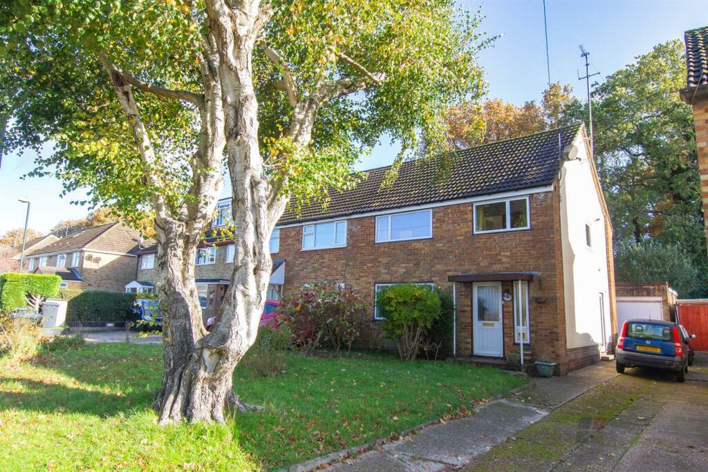3 bedroom semidetached house for sale in Chanctonbury Road, Burgess