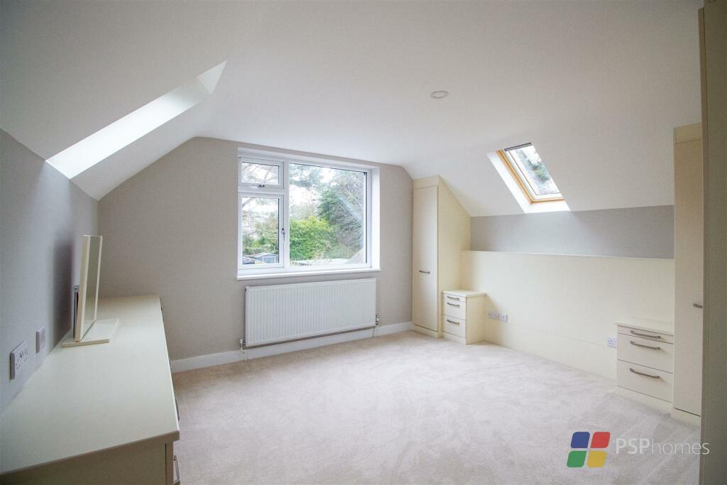 5 bedroom detached house for sale in Theobalds Road, Burgess Hill, RH15