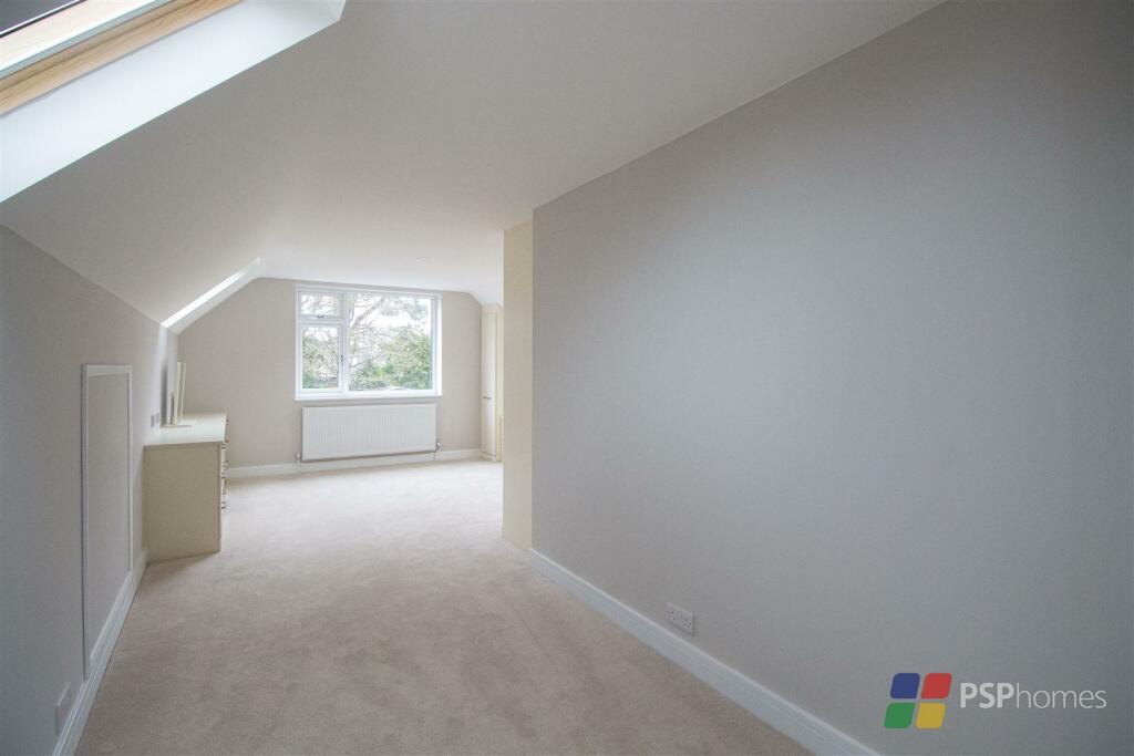 5 bedroom detached house for sale in Theobalds Road, Burgess Hill, RH15