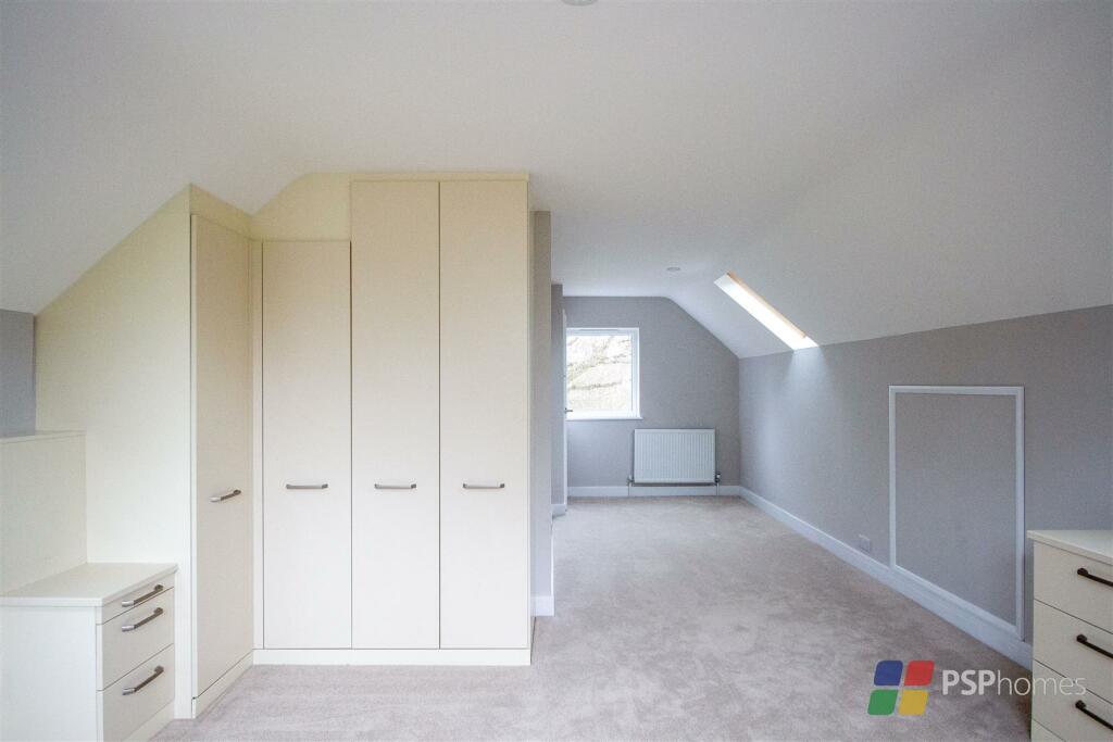 5 bedroom detached house for sale in Theobalds Road, Burgess Hill, RH15