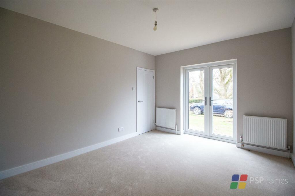 5 bedroom detached house for sale in Theobalds Road, Burgess Hill, RH15