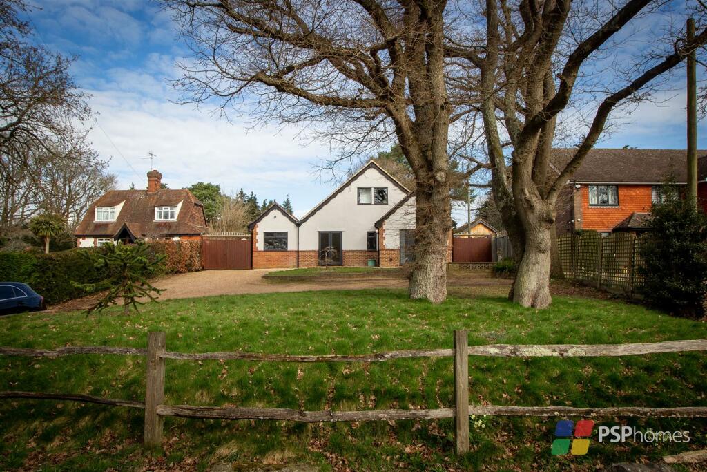 5 bedroom detached house for sale in Theobalds Road, Burgess Hill, RH15