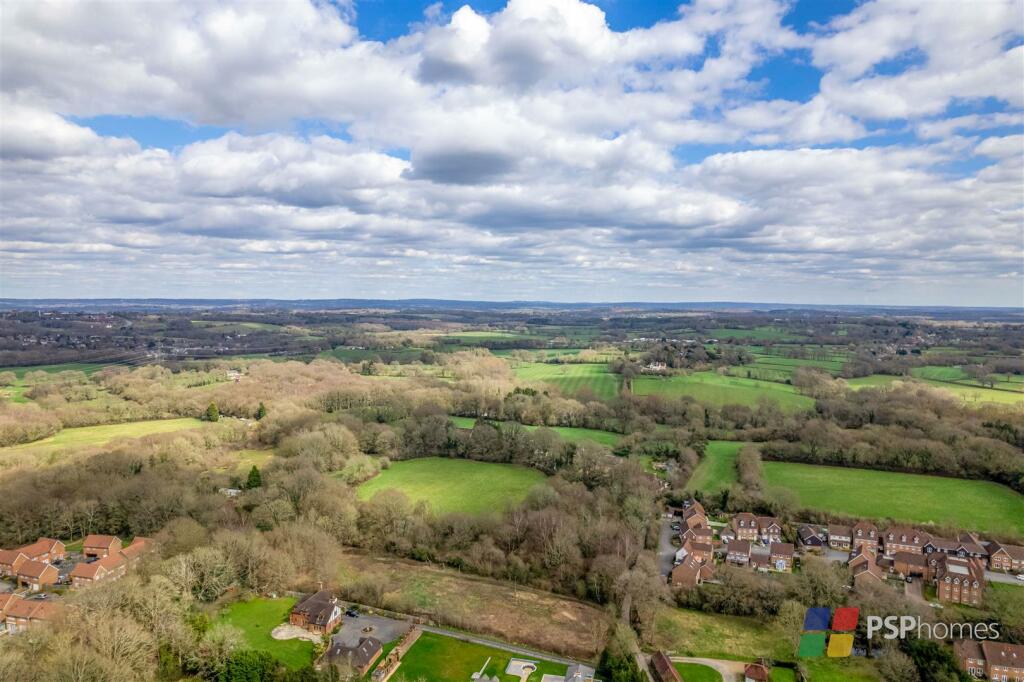 5 bedroom detached house for sale in Theobalds Road, Burgess Hill, RH15