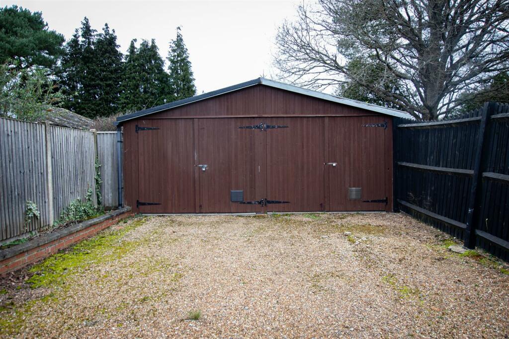 5 bedroom detached house for sale in Theobalds Road, Burgess Hill, RH15