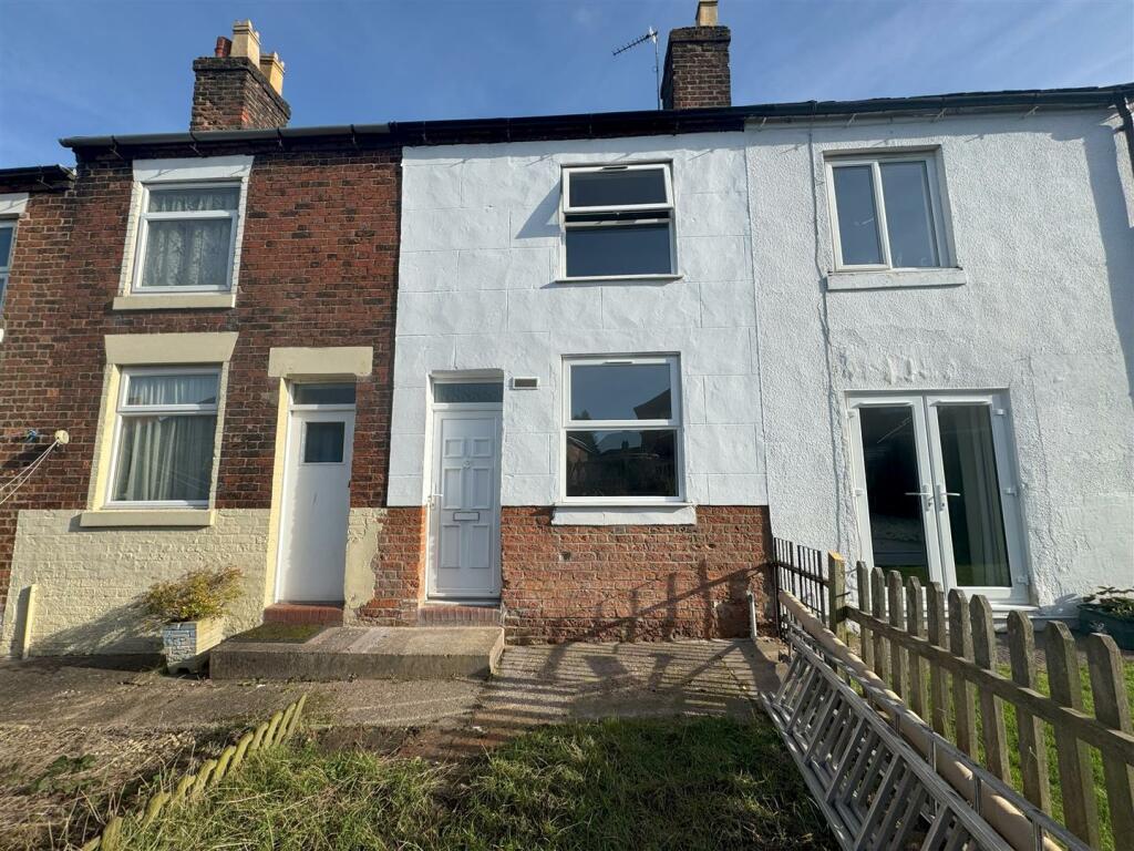2 bedroom end of terrace house for rent in Chester Road, Audley, Stoke