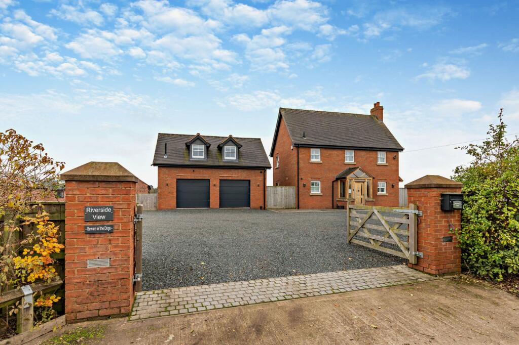3 bedroom detached house for sale in Preston Vale, Penkridge, Stafford