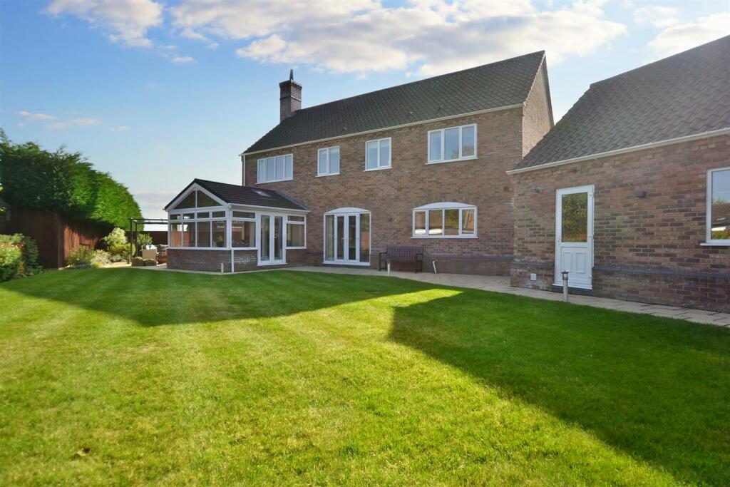 4 bedroom detached house for sale in Fullers Loke, Drayton, Norwich, NR8