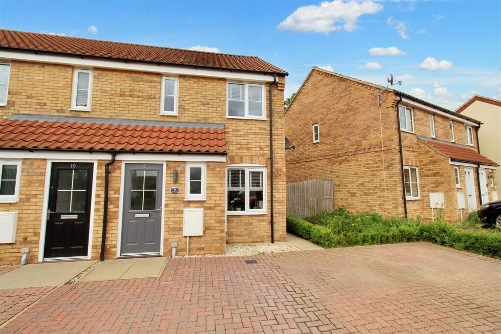 2 bedroom end of terrace house for sale in Liz Jones Way, Aylsham