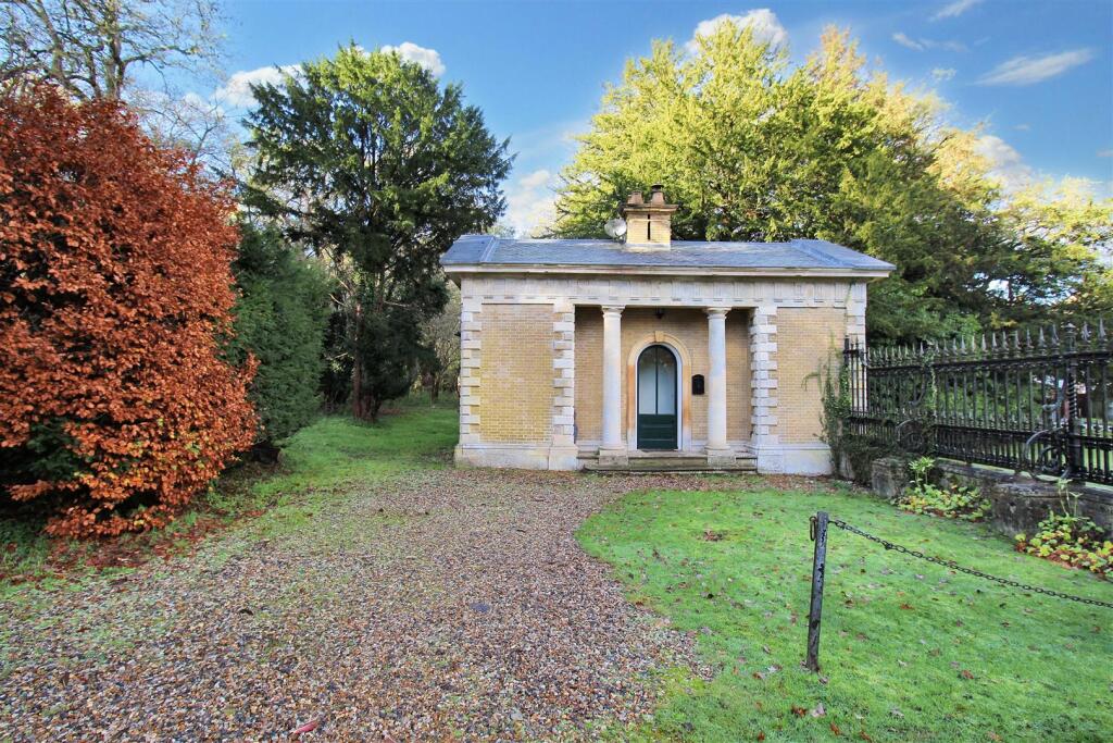 Main image of property: Fakenham Road