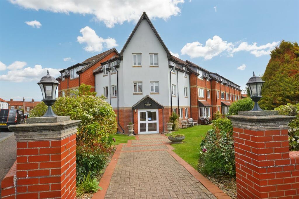 1 bedroom apartment for sale in Street, Sheringham, NR26