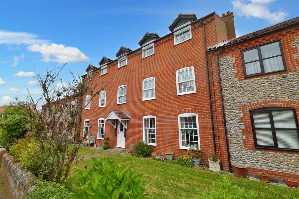 2 bedroom apartment for sale in Runton House Close, West Runton, Cromer