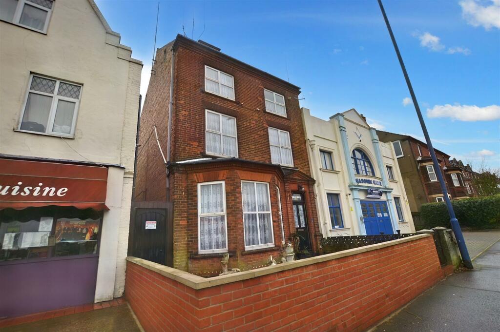 7 bedroom detached house for sale in Cromer Road, Sheringham, NR26