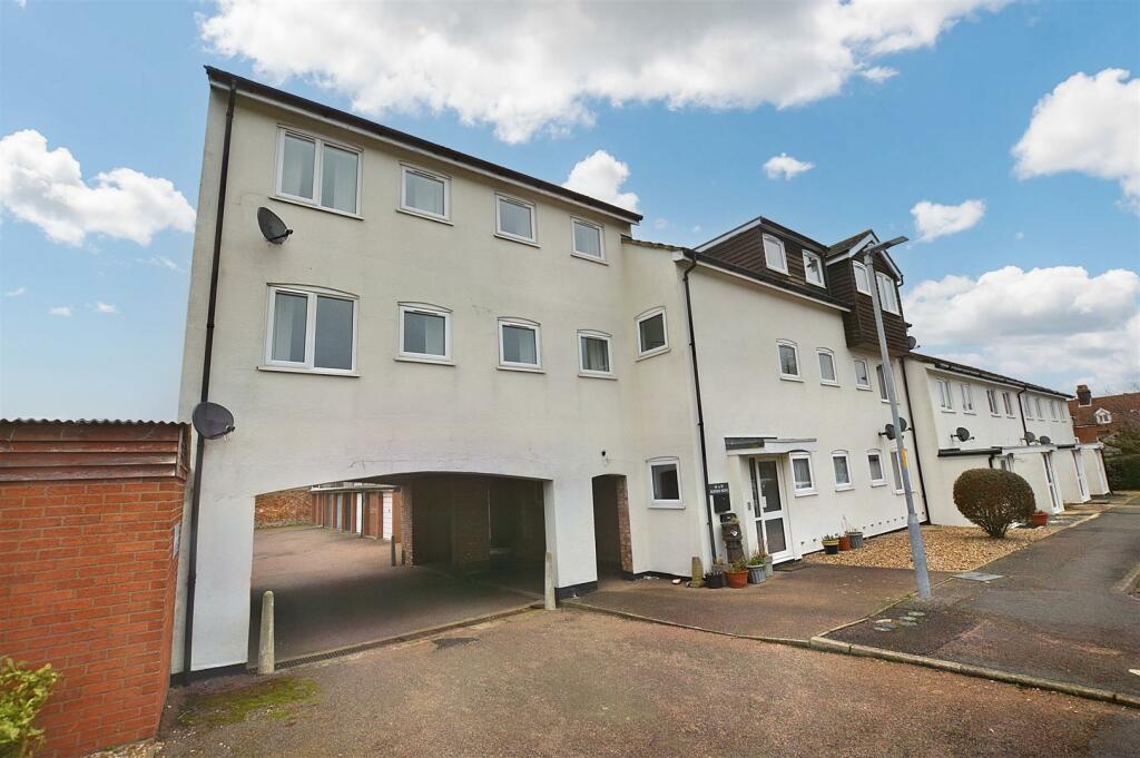2 bedroom flat for sale in Bedford Mews, Norfolk Road, Sheringham, NR26