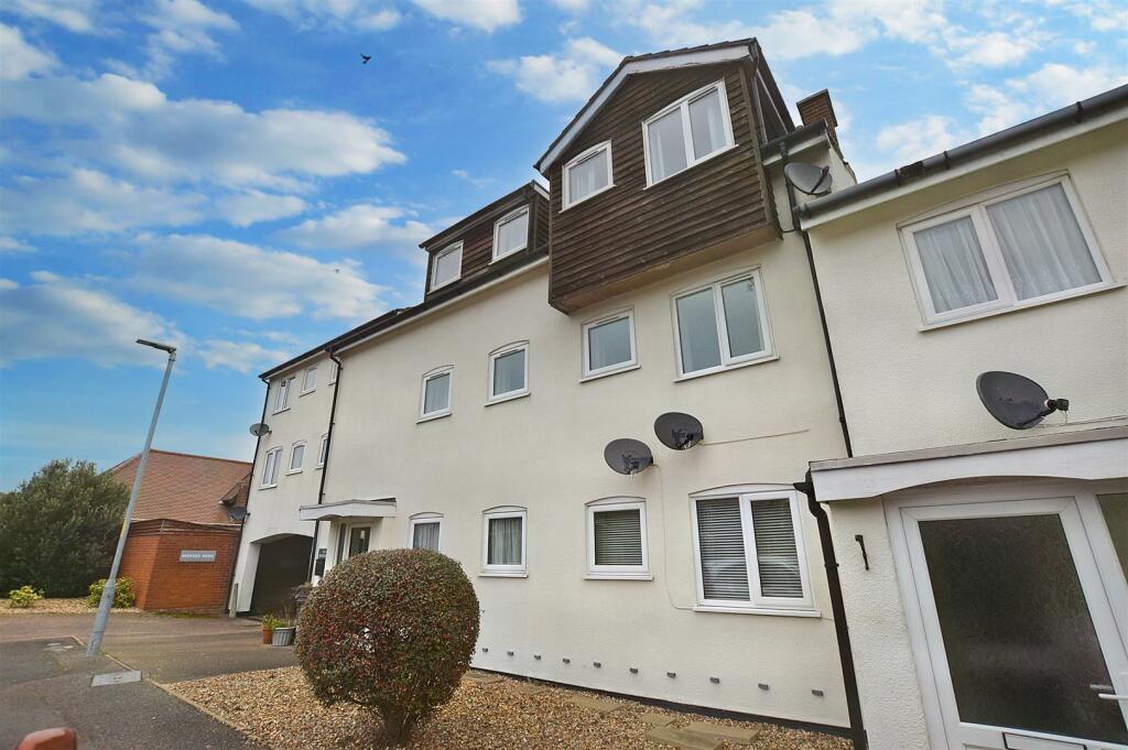 2 bedroom flat for sale in Bedford Mews, Norfolk Road, Sheringham, NR26