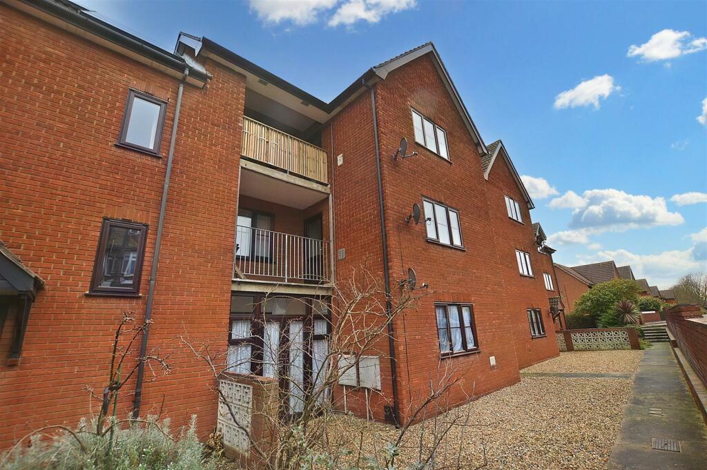 1 bedroom flat for sale in Marriotts Way, Sheringham, NR26
