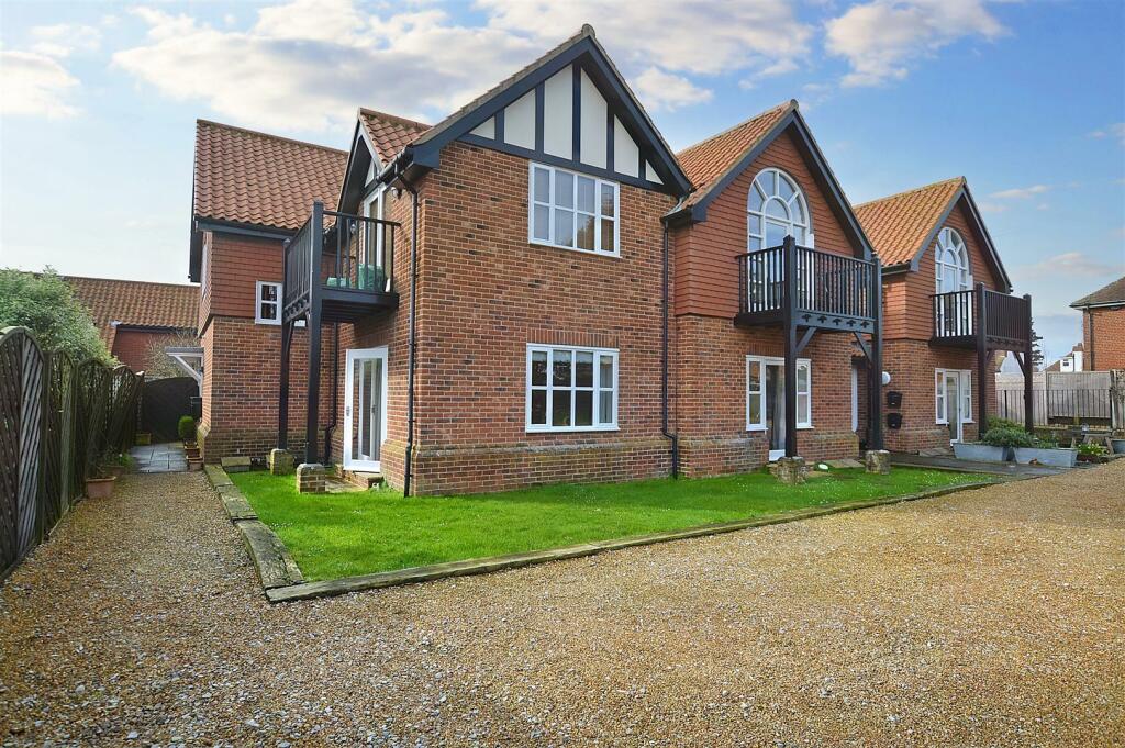 2 bedroom flat for sale in St. Nicholas Place, Sheringham, NR26