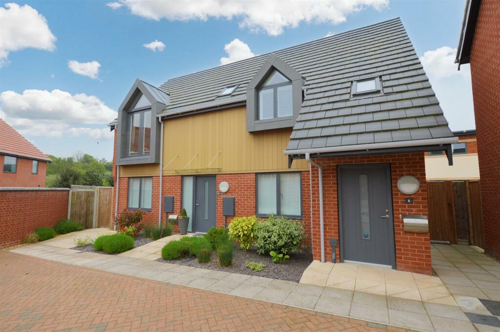 2 bedroom flat for sale in Atkinson Way, Sheringham, NR26