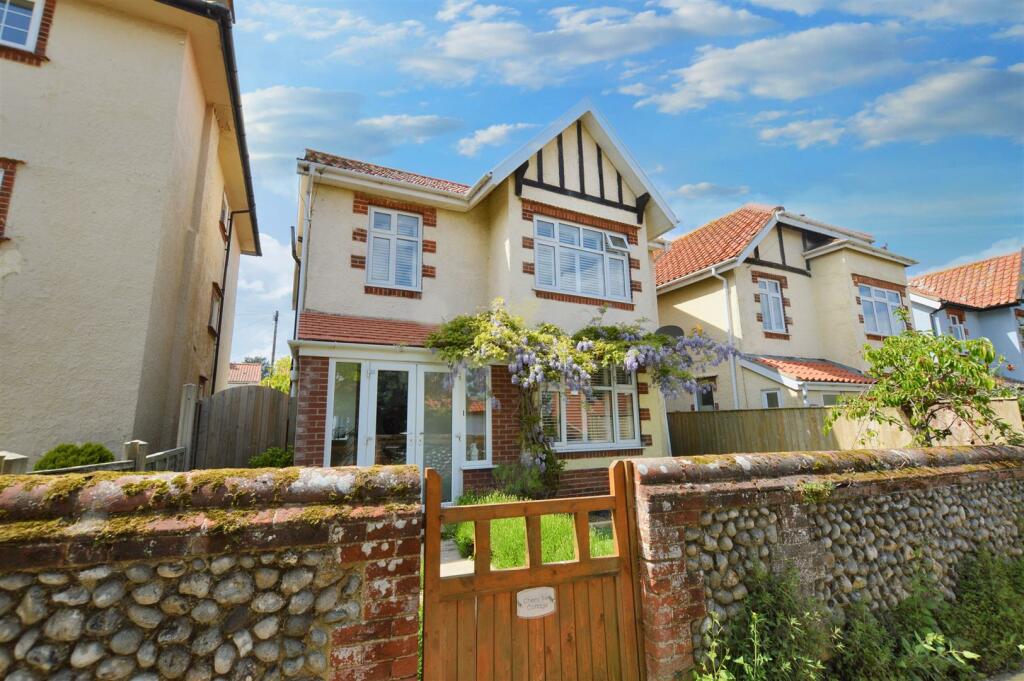 4 bedroom detached house for sale in Water Lane, West Runton, Cromer, NR27