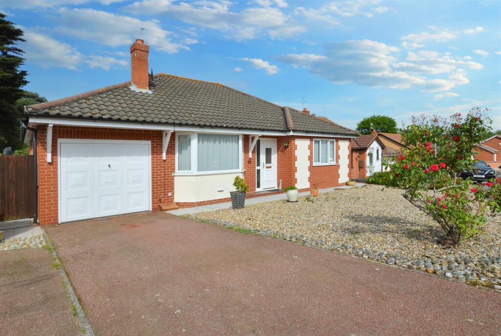 3 bedroom detached bungalow for sale in Childs Way, Sheringham, NR26