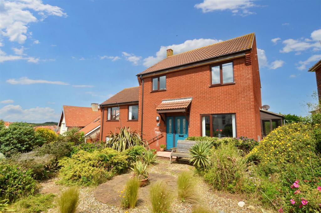 4 bedroom detached house for sale in Vincent Road, Sheringham, NR26