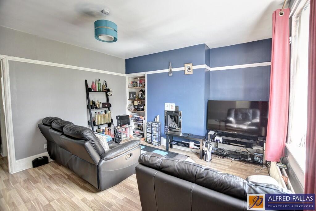 2 bedroom semidetached house for sale in Newbold Avenue, Off Newcastle