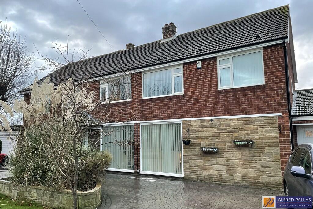 6 bedroom detached house for sale in Weardale Avenue, South Bents, SR6