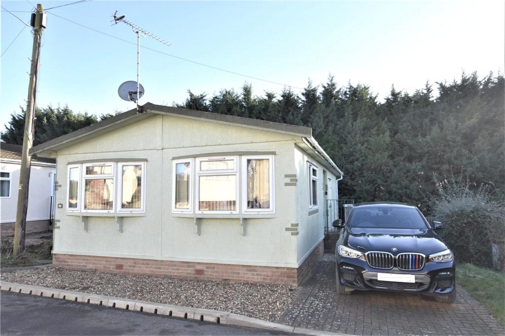 2 bedroom retirement property for sale in Valley Road, Horspath, Oxford, Oxfordshire, OX33