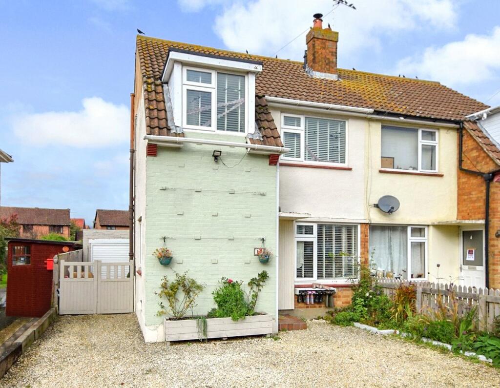 3 bedroom semidetached house for sale in Meadow Way, Didcot