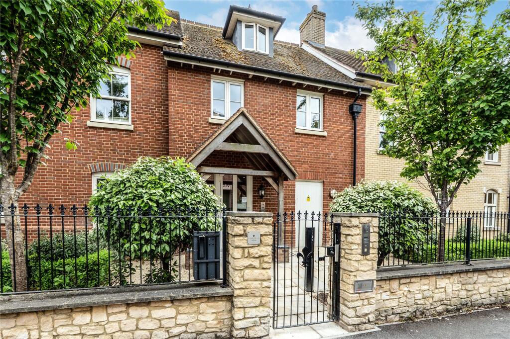 Main image of property: Church Street, Wantage, Oxfordshire, OX12