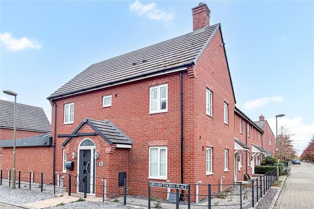4 bedroom end of terrace house