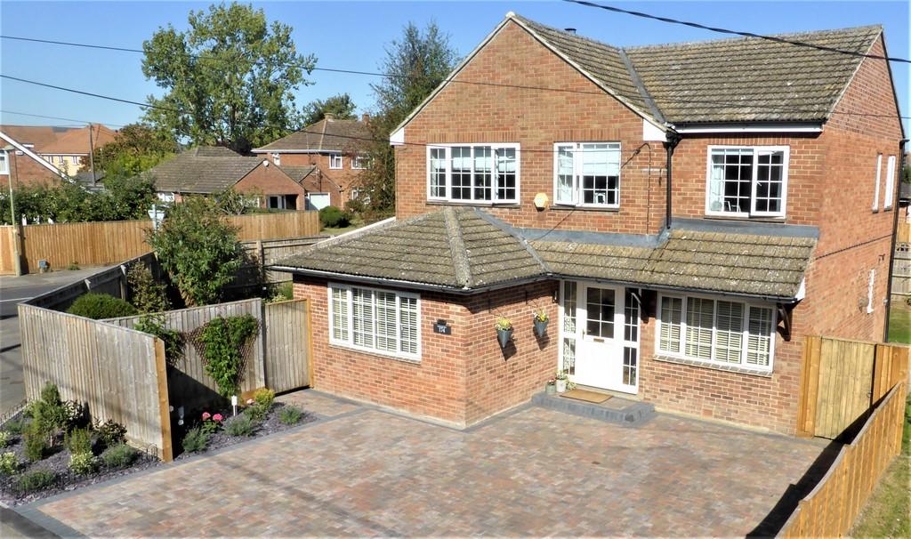 4 bedroom detached house for sale in Wantage Road, Didcot, OX11