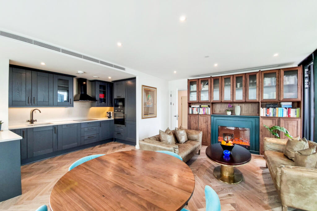 2 bedroom apartment for sale in Merino Wharf, London Dock, Wapping, E1W