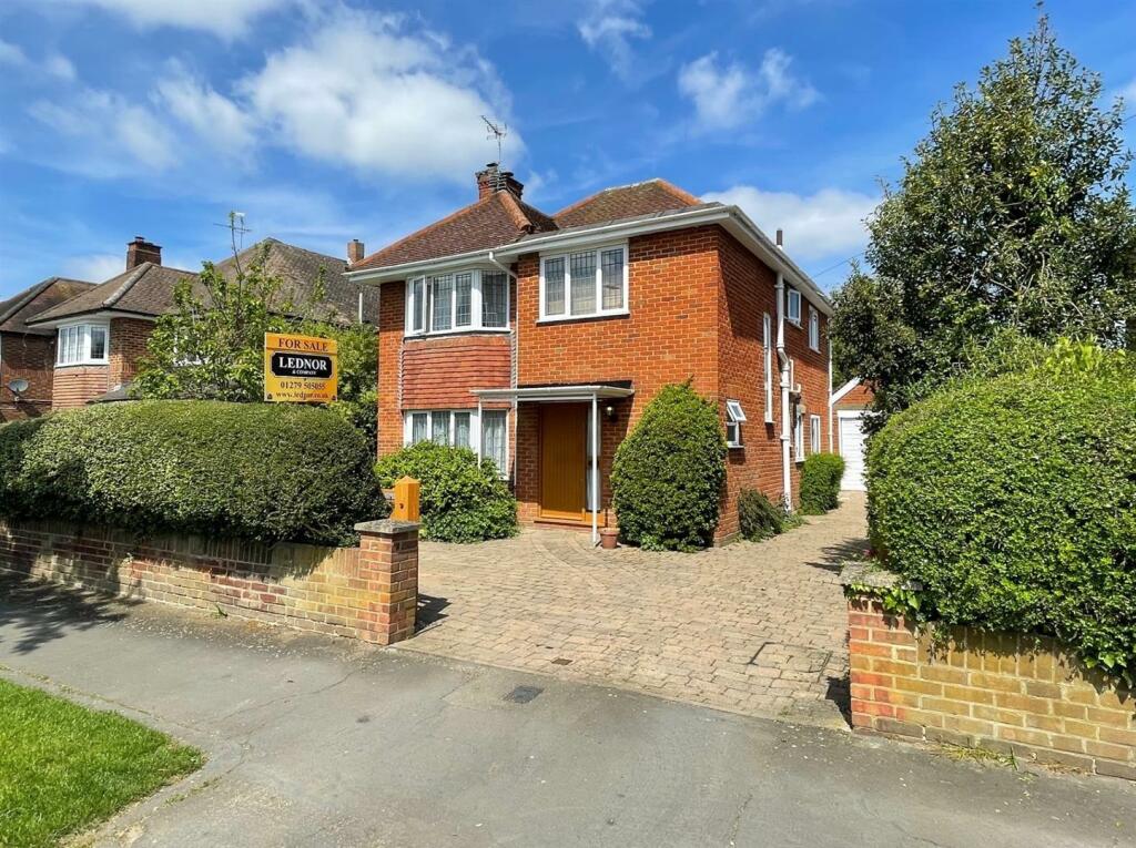 4 bedroom detached house for sale in Parsonage Lane, Stortford