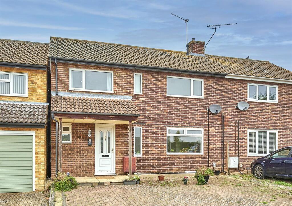4 bedroom semi-detached house