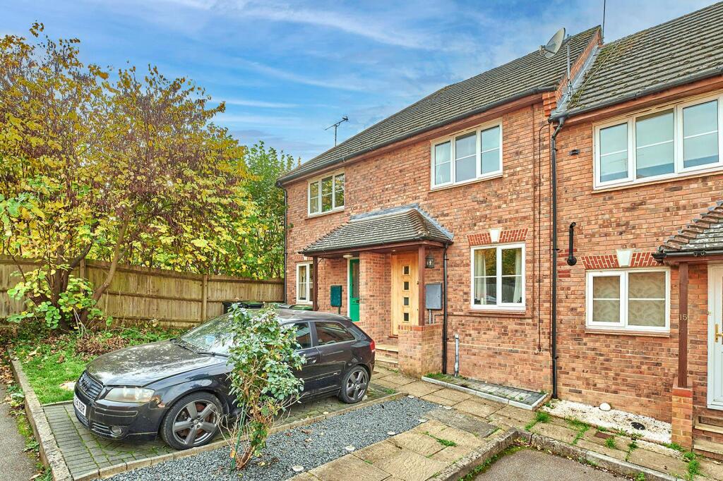 Main image of property: Rochford Close, Stansted
