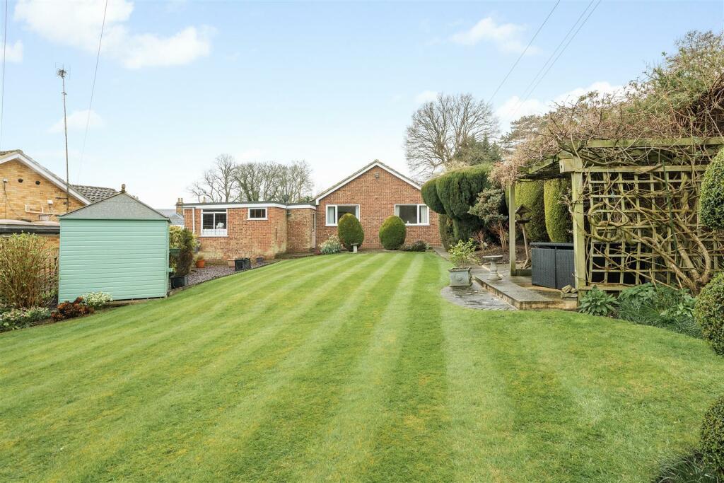 2 bedroom detached bungalow for sale in Church Lane, Westbere