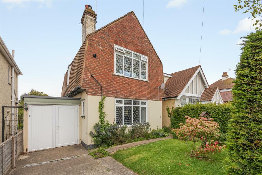 3 bedroom detached house for sale in Douglas Avenue, Whitstable, CT5
