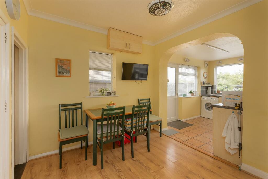 3 bedroom detached house for sale in Douglas Avenue, Whitstable, CT5