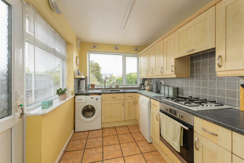 3 bedroom detached house for sale in Douglas Avenue, Whitstable, CT5