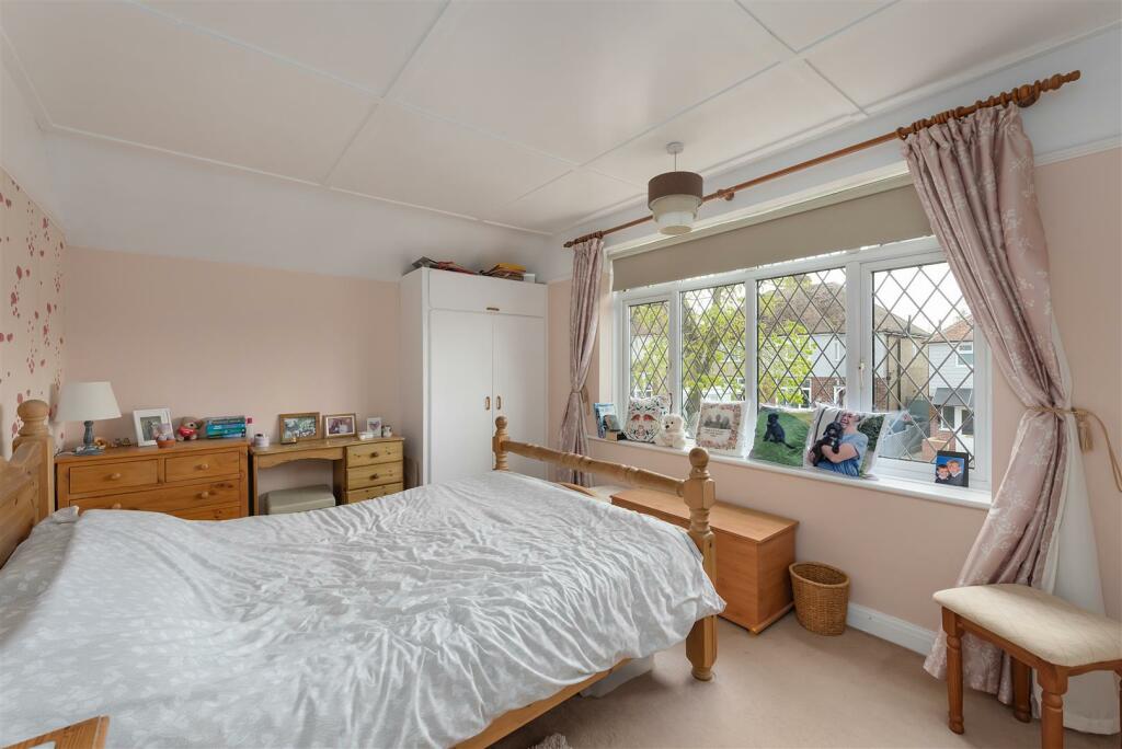 3 bedroom detached house for sale in Douglas Avenue, Whitstable, CT5