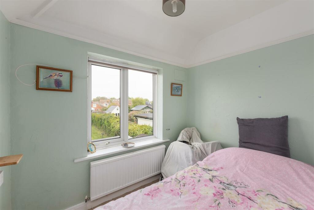 3 bedroom detached house for sale in Douglas Avenue, Whitstable, CT5