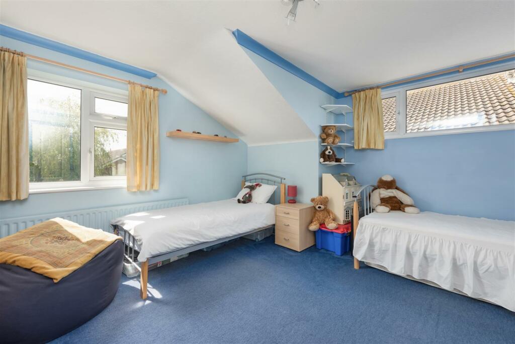 4 bedroom detached house for sale in Hazlemere Road, Seasalter