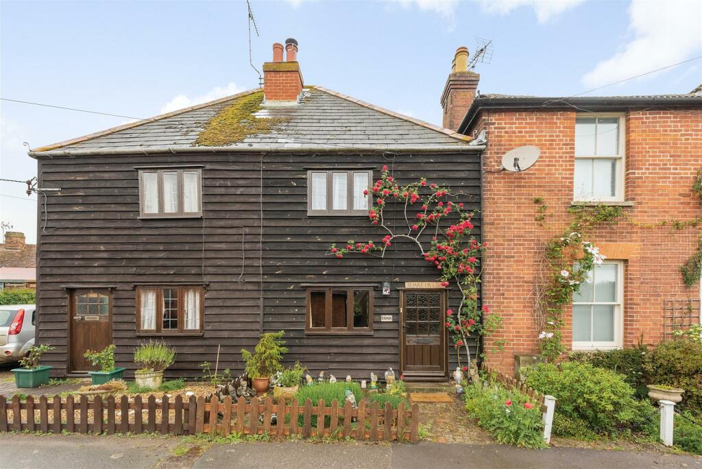2 bedroom terraced house for sale in Hernhill, Faversham, ME13